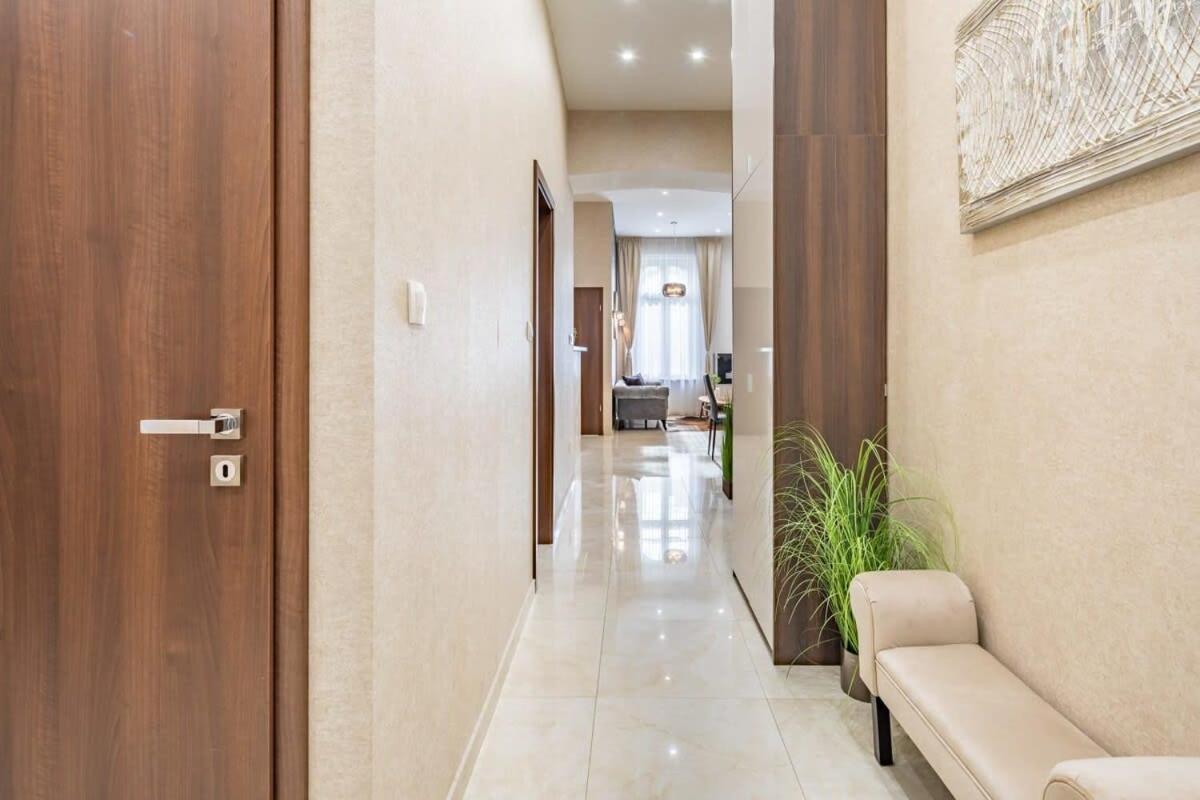 Апартаменты Splendid Perfectly Located Flat With Sauna Будапешт Экстерьер фото